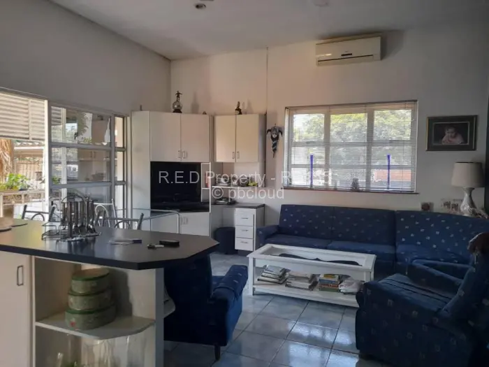 2 Bedroom House for Sale in Bulawayo City Centre, Bulawayo