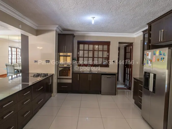 Townhouse/Cluster for Sale in Ballantyne Park, Harare