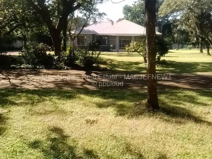 7 Bedroom House for Sale in Newlands, Harare
