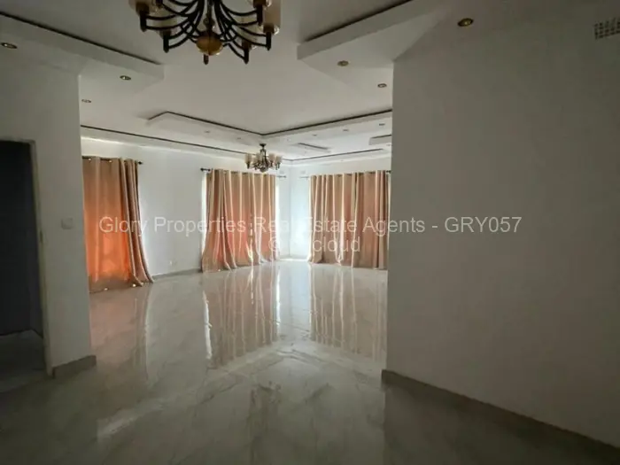 6 Bedroom House to Rent in Kadoma, Kadoma