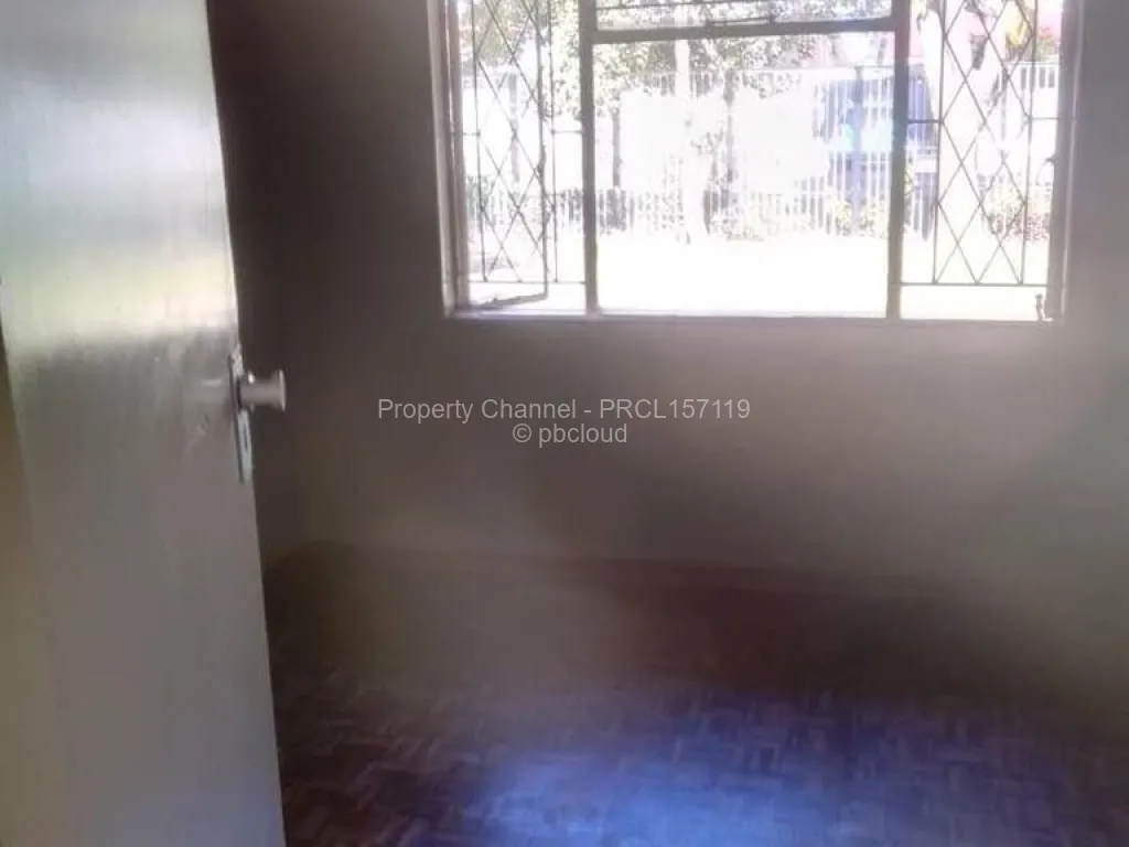 Commercial Property to Rent in Cotswold Hills, Harare