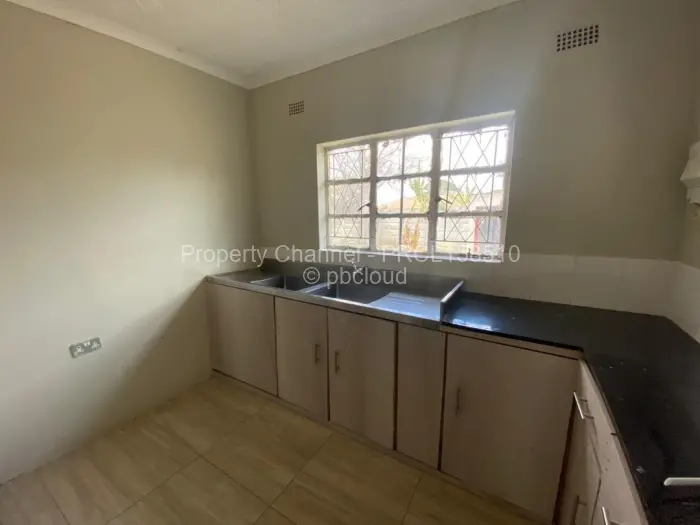 Warehouse/Industrial to Rent in Bluff Hill, Harare