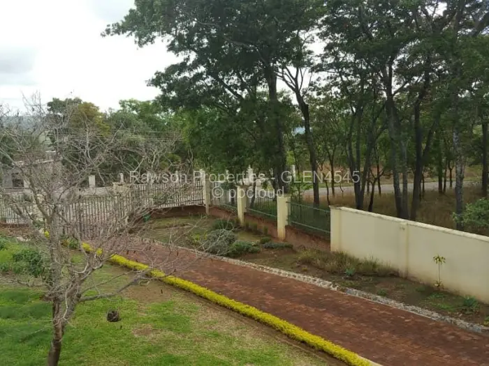 6 Bedroom House for Sale in Glen Lorne, Harare