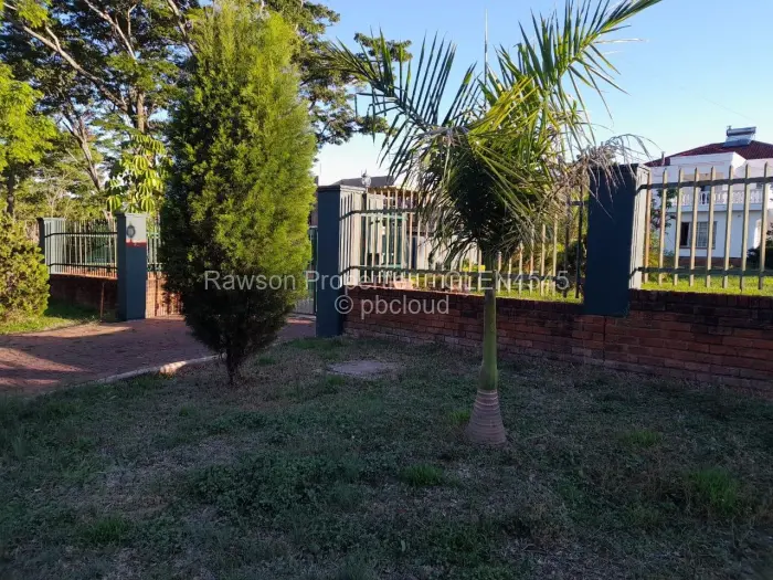 6 Bedroom House for Sale in Glen Lorne, Harare