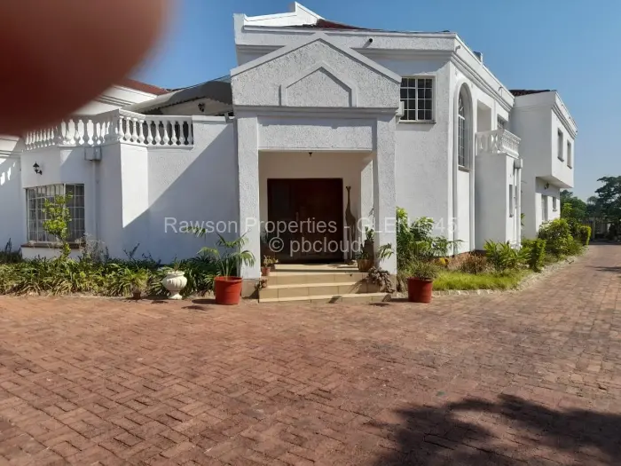 6 Bedroom House for Sale in Glen Lorne, Harare