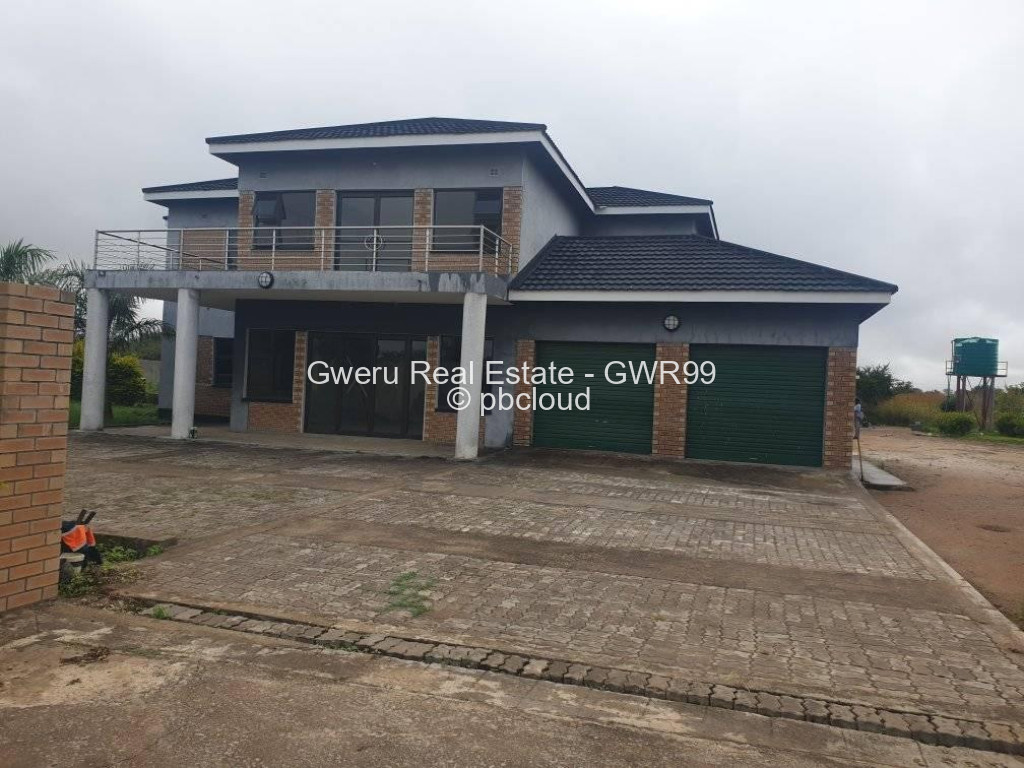 5 Bedroom House for Sale in Mtausi Park, Gweru