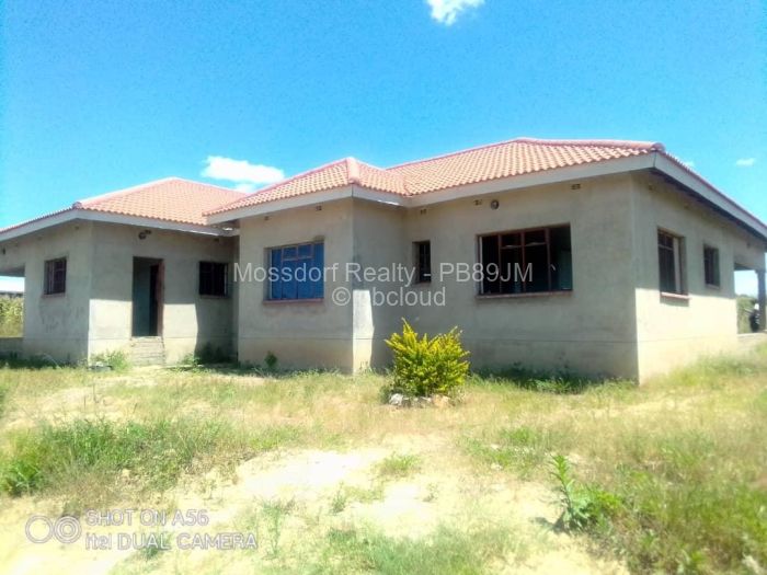 5 Bedroom House for Sale in Macheke, Macheke
