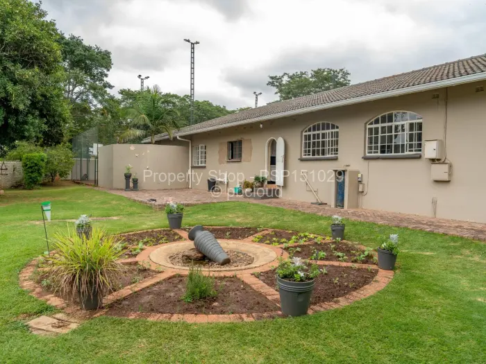 5 Bedroom House for Sale in Borrowdale, Harare