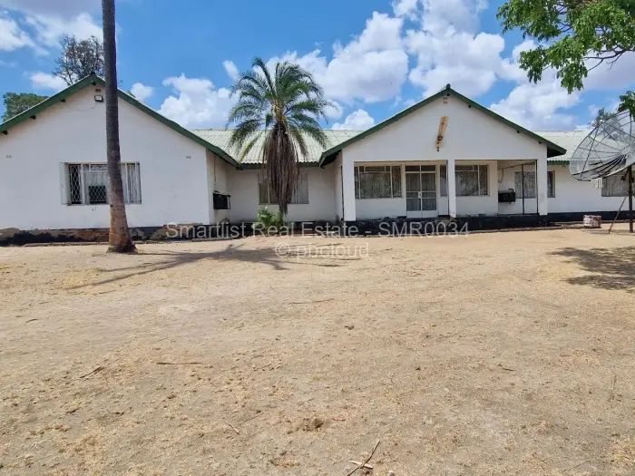 6 Bedroom House for Sale in Mount Darwin, Mount Darwin