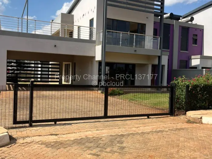 Townhouse/Cluster to Rent in Fairview, Harare