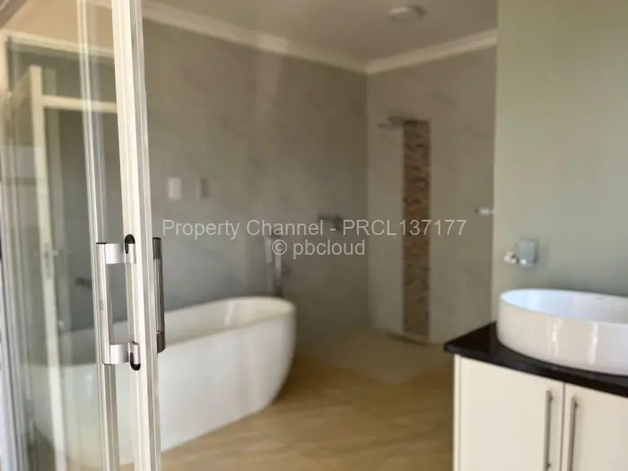 Townhouse/Cluster to Rent in Fairview, Harare