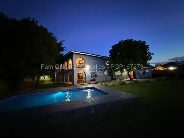 6 Bedroom House for Sale in Ilanda, Bulawayo