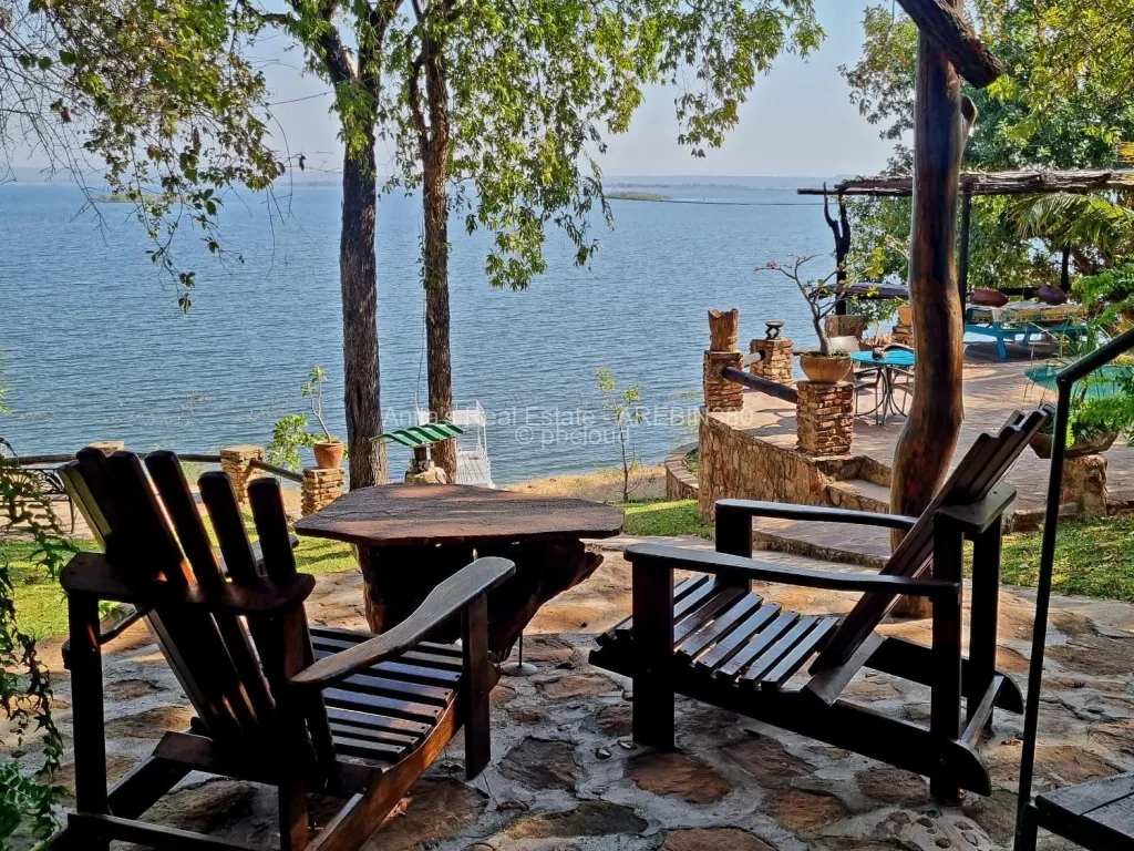 6 Bedroom House for Sale in Binga, Binga