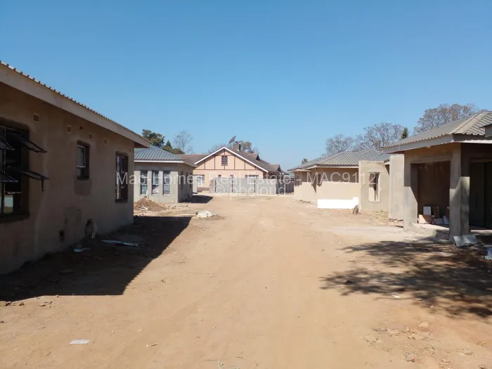Townhouse/Complex/Cluster for Sale in Bluff Hill, Harare