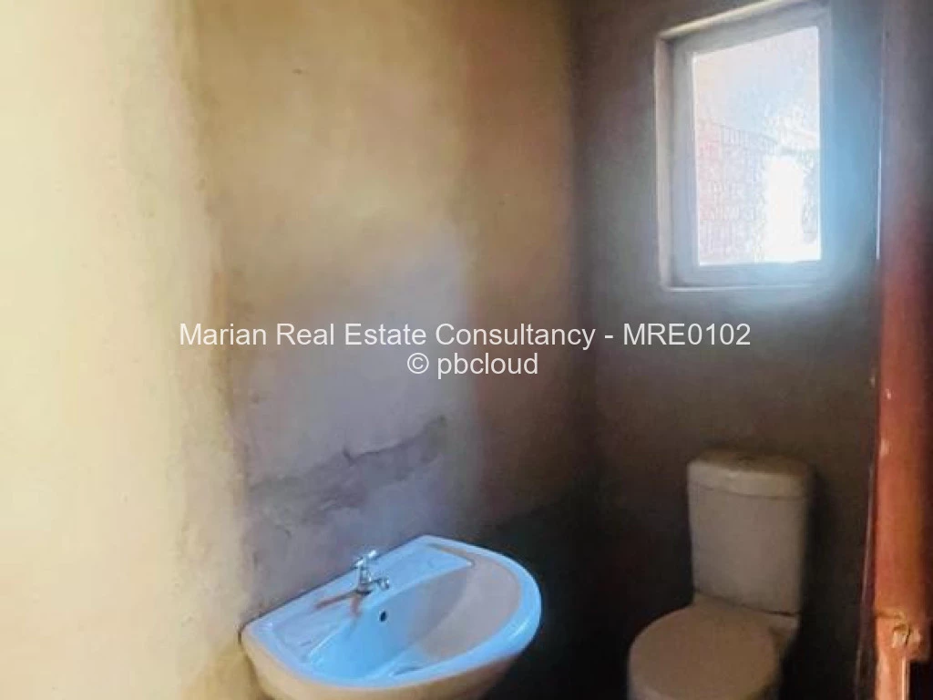 5 Bedroom House for Sale in Selbourne Park, Bulawayo