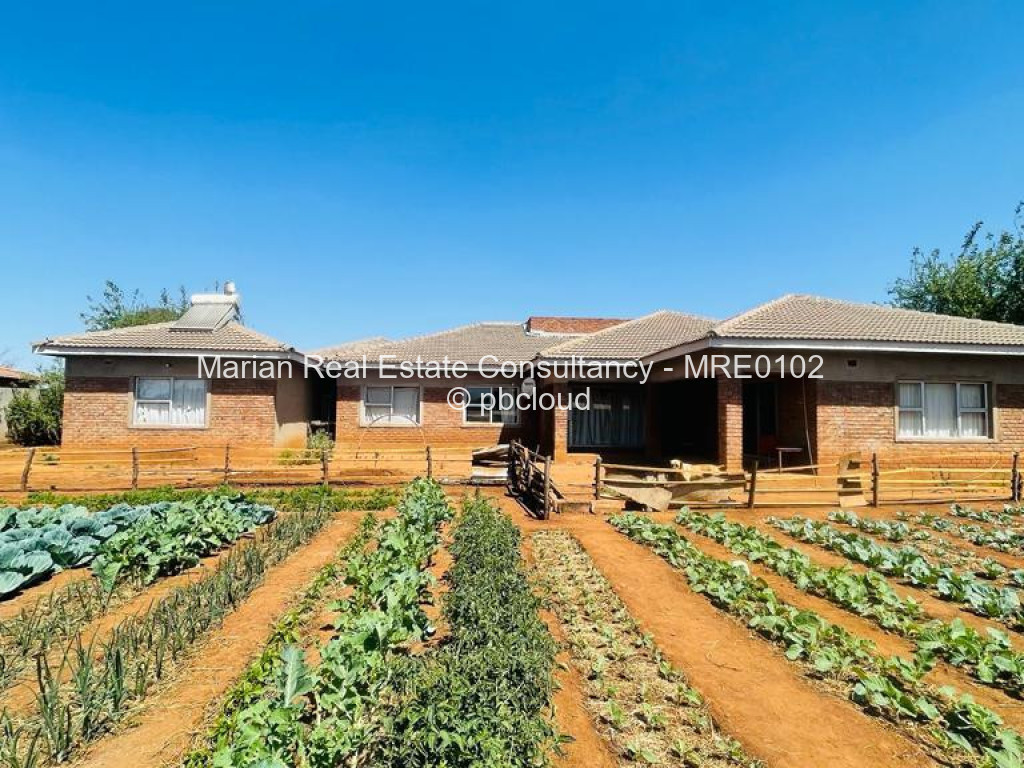 5 Bedroom House for Sale in Selbourne Park, Bulawayo