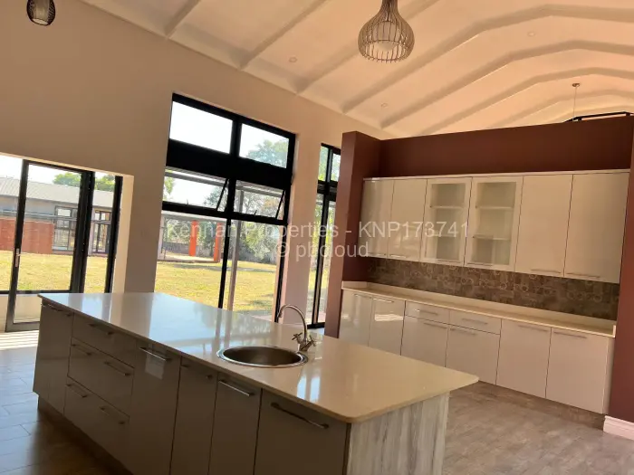 Townhouse/Complex/Cluster for Sale in Helensvale, Harare
