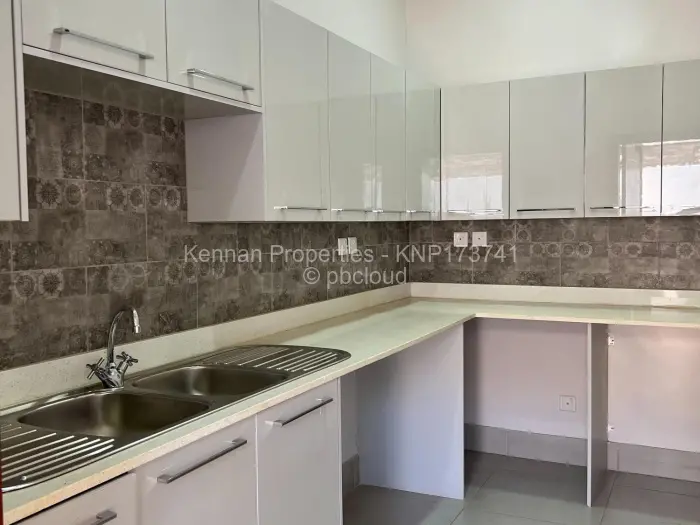 Townhouse/Complex/Cluster for Sale in Helensvale, Harare