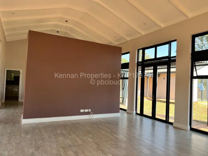 Townhouse/Complex/Cluster for Sale in Helensvale, Harare