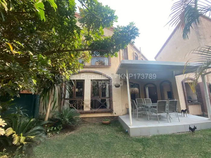 Townhouse/Cluster to Rent in Newlands