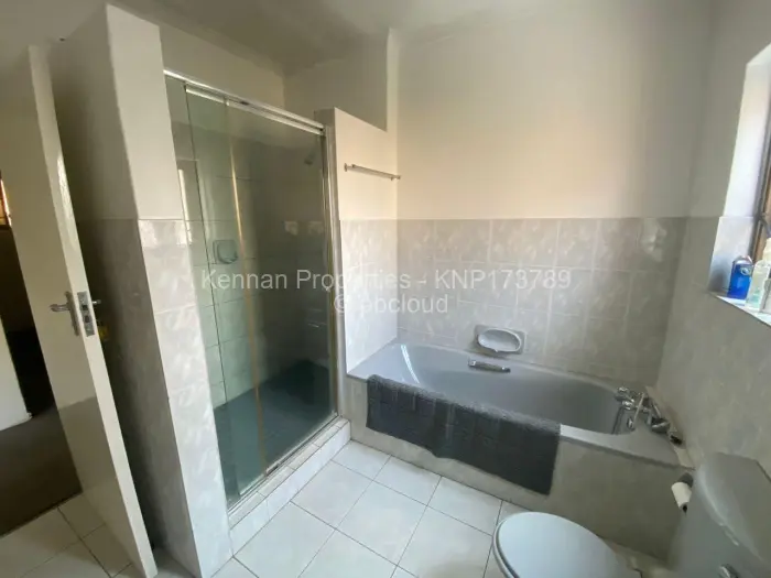 Townhouse/Cluster to Rent in Newlands