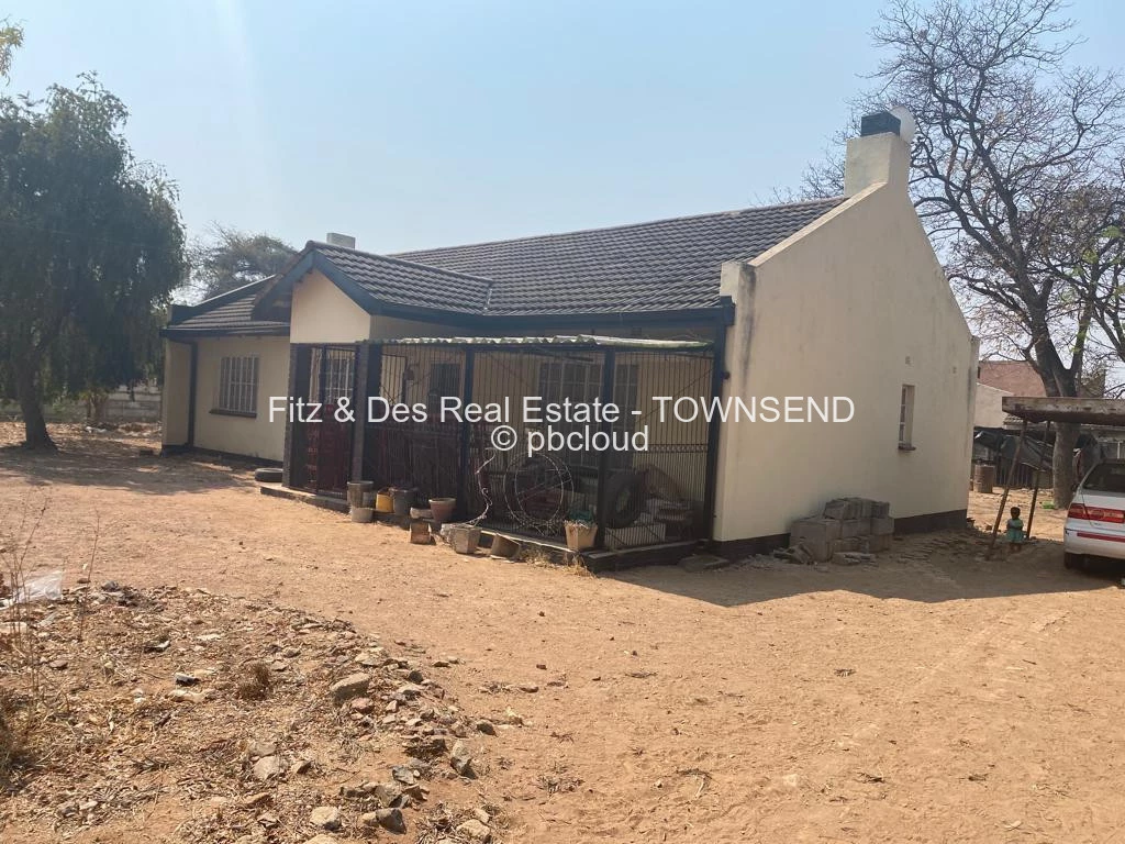 3 Bedroom House for Sale in Redcliff, Redcliff