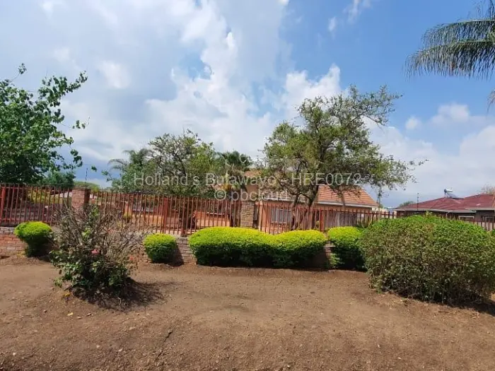 4 Bedroom House for Sale in Parklands, Bulawayo