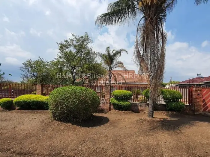 4 Bedroom House for Sale in Parklands, Bulawayo
