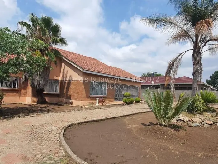 4 Bedroom House for Sale in Parklands, Bulawayo