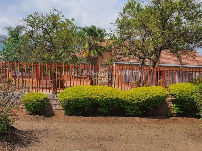 4 Bedroom House for Sale in Parklands, Bulawayo