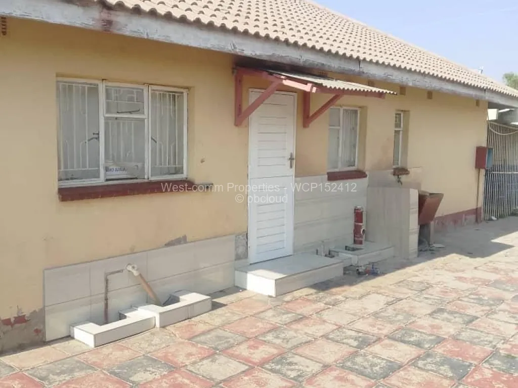 Cottage/Garden Flat for Sale in Waterfalls Stands.co.zw