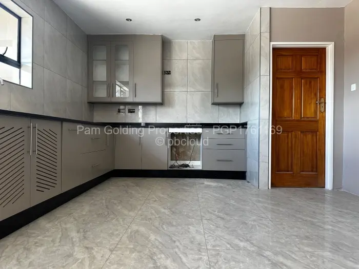 Townhouse/Complex/Cluster to Rent in The Grange