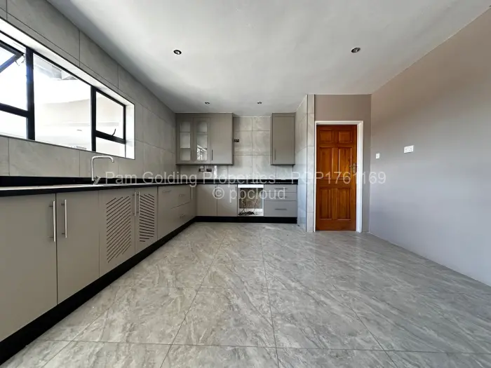 Townhouse/Complex/Cluster to Rent in The Grange