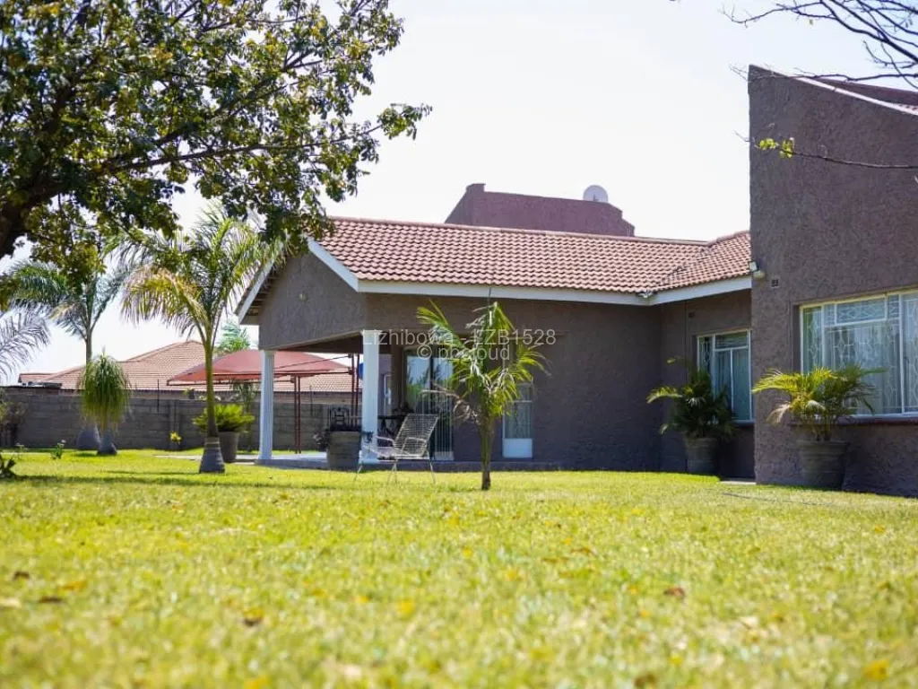 5 Bedroom House for Sale in KweKwe, Kwekwe