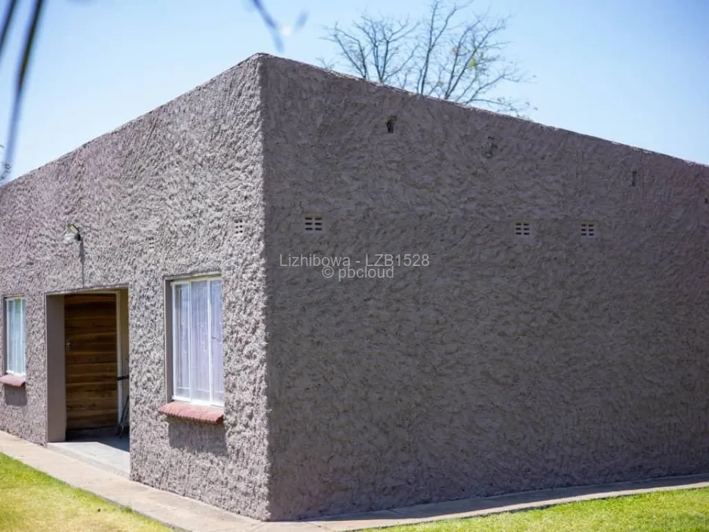 5 Bedroom House for Sale in KweKwe, Kwekwe