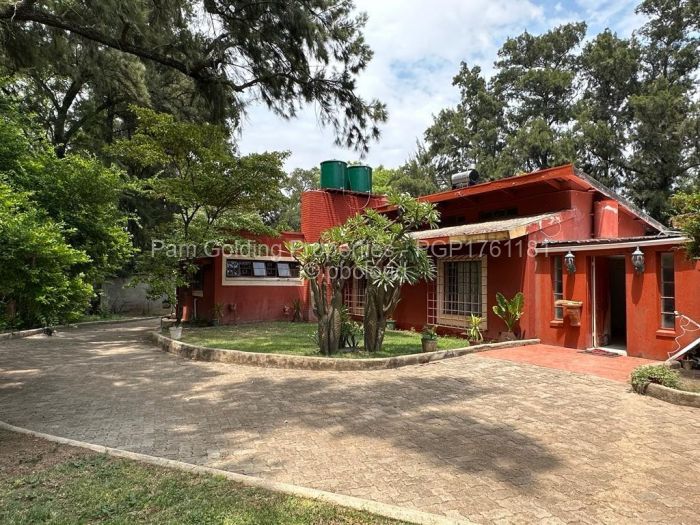 5 Bedroom House for Sale in Glengarry, Bulawayo
