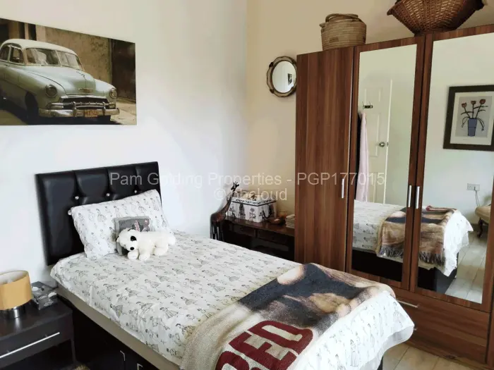 6 Bedroom House for Sale in Kadoma, Kadoma