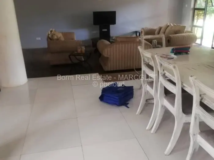 6 Bedroom House for Sale in Gletwin Park, Harare