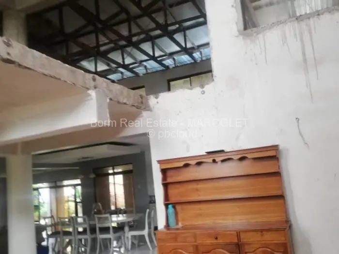 6 Bedroom House for Sale in Gletwin Park, Harare