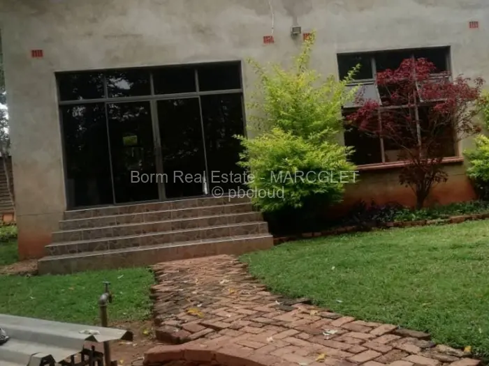 6 Bedroom House for Sale in Gletwin Park, Harare