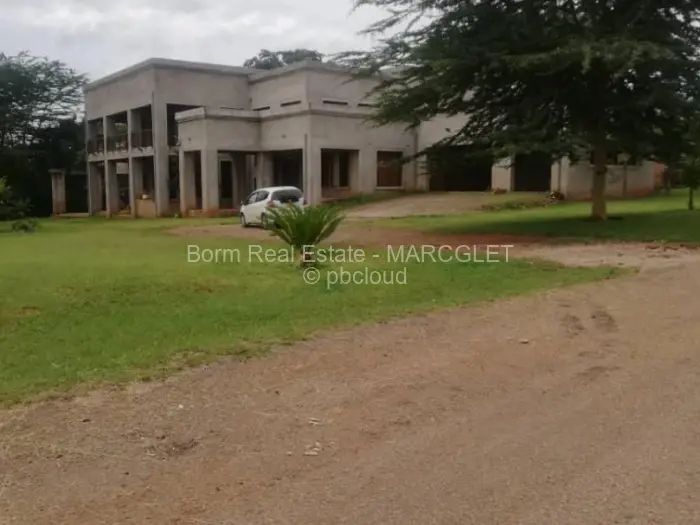 6 Bedroom House for Sale in Gletwin Park, Harare
