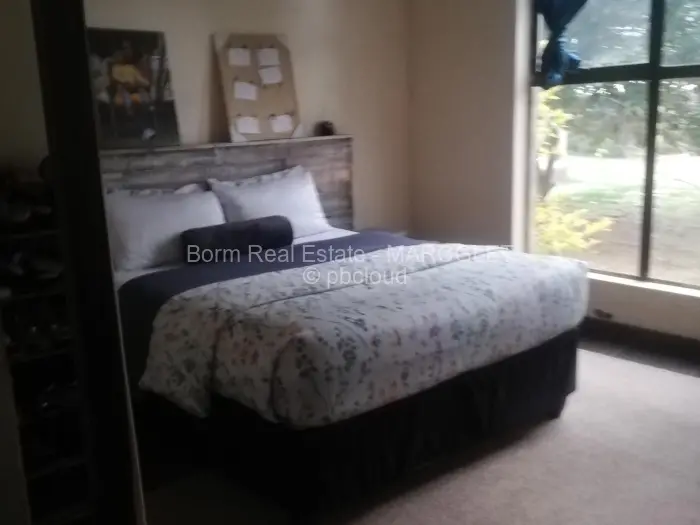 6 Bedroom House for Sale in Gletwin Park, Harare