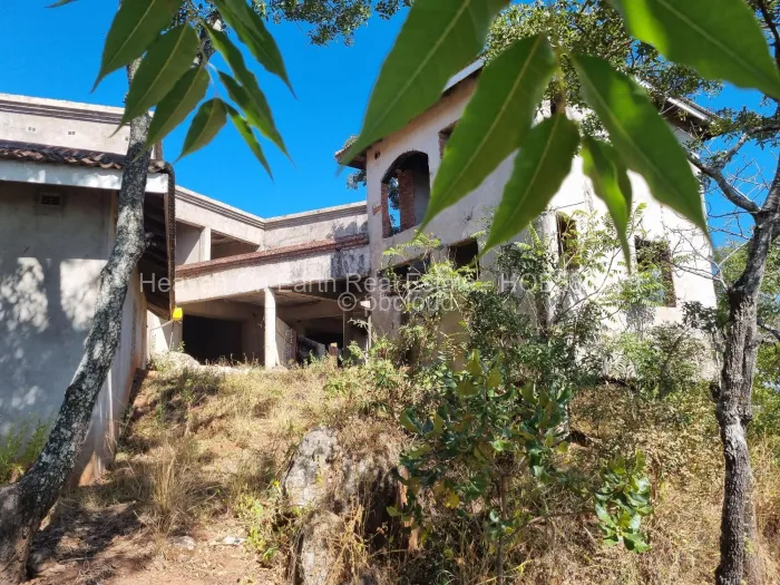 5 Bedroom House for Sale in Shawasha Hills, Harare