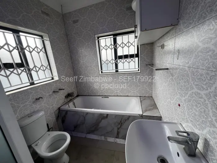 Townhouse/Cluster to Rent in Aspindale Park, Harare