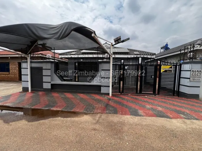 Townhouse/Cluster to Rent in Aspindale Park, Harare