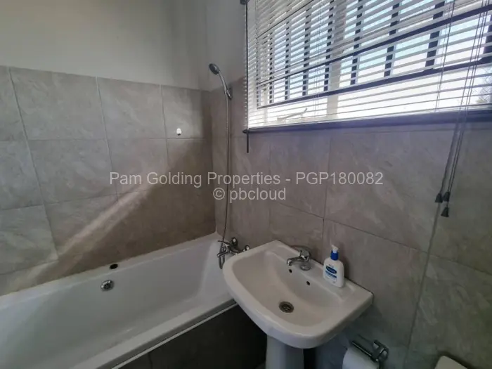 6 Bedroom House for Sale in Ilanda, Bulawayo