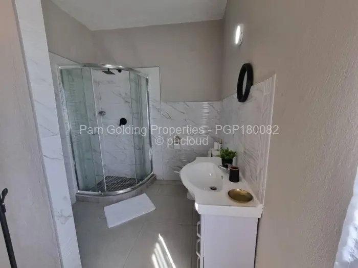 6 Bedroom House for Sale in Ilanda, Bulawayo