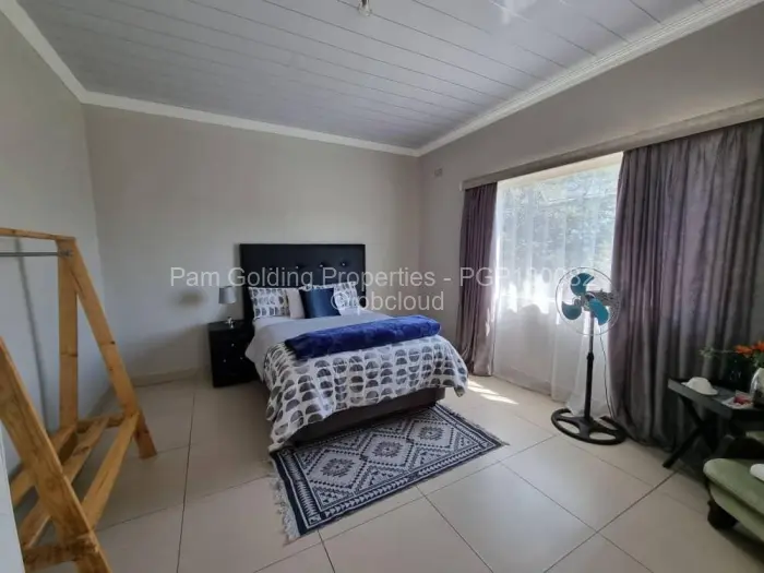 6 Bedroom House for Sale in Ilanda, Bulawayo
