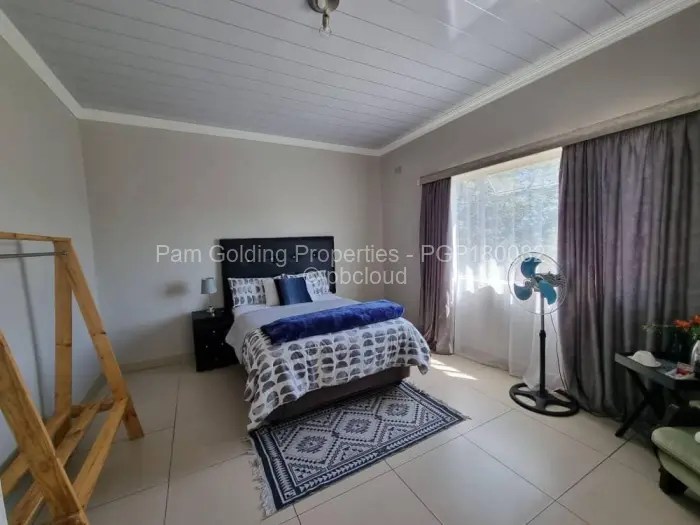 6 Bedroom House for Sale in Ilanda, Bulawayo