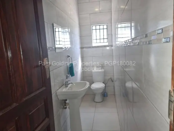 6 Bedroom House for Sale in Ilanda, Bulawayo